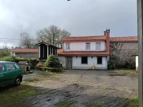 Casa adosada en A Brixeira (Curtis)