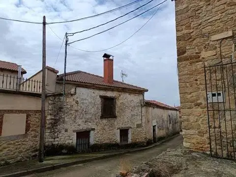 Casa rústica en Villarén de Valdivia