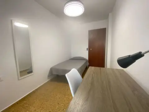 Habitación en calle de Paco Pierra