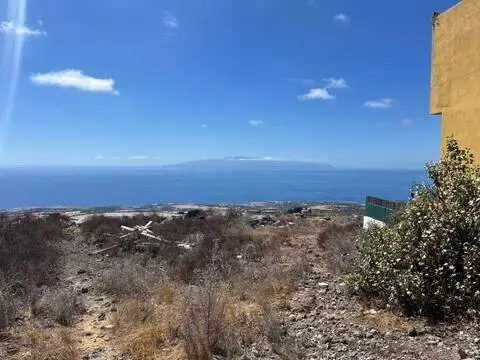 Terreno en calle La Campana