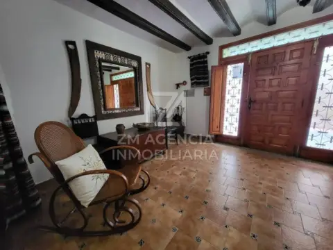 Casa rústica en calle Facundo Comes y Mayor