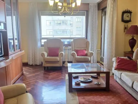 Piso en El Alisal-Cazoña