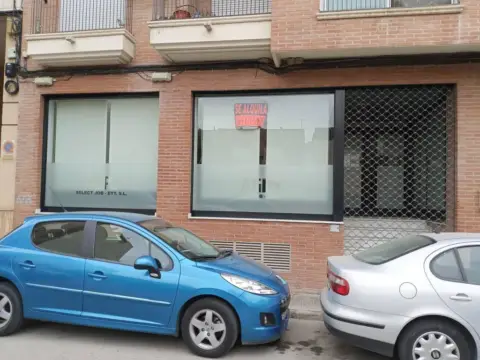 Local comercial en calle del Practicante Ricardo Pérez