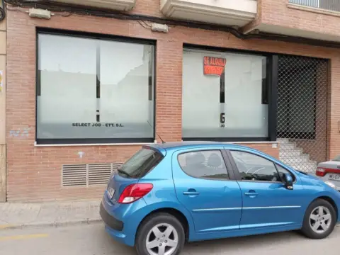 Local comercial en calle del Practicante Ricardo Pérez