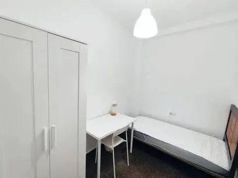 Habitación en calle de Isabel 'La Católica'