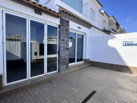 Casa adosada en Lebrija