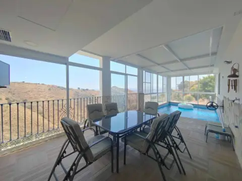 Casa adosada en Canillas de Aceituno