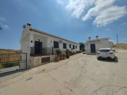 Casa adosada en Canillas de Aceituno