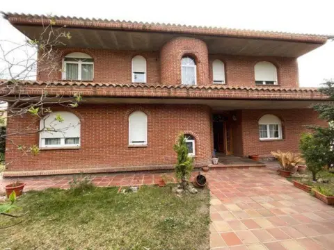 Chalet en Valdemorillo