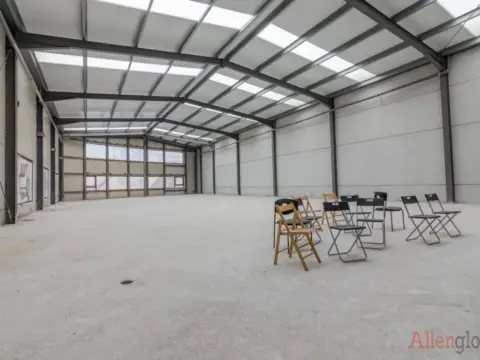 Nave industrial en La Manjoya-Parroquias Sur