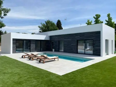 Chalet en Avenida de los Alcázares