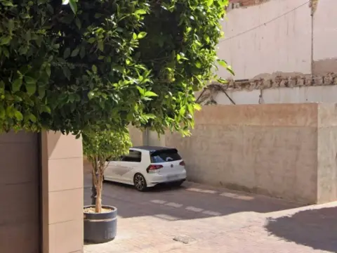 Terreno en Carrer de Ramón y Cajal, 13