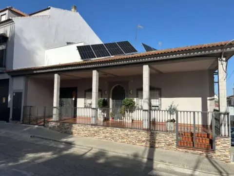 Casa adosada en Monturque