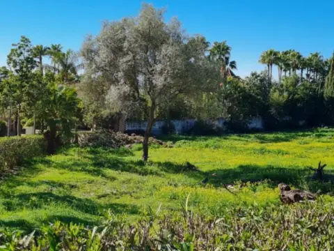 Terreno en Urbanización Marbella Hill Club, 25