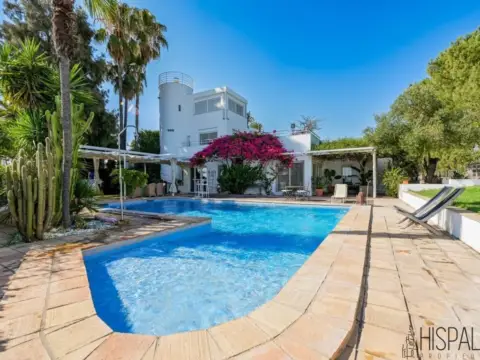 Chalet en Valencina de la Concepción