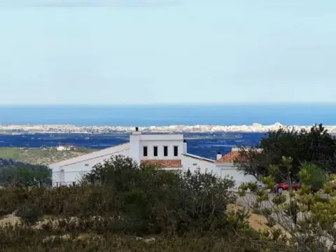 Chalet en Cervera del Maestre