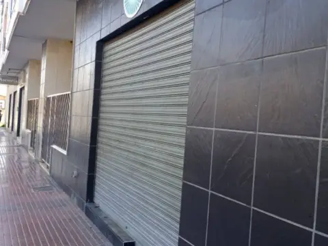 Local comercial en calle Dolores Baeza Gil, 4