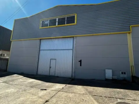 Nave industrial en Plasencia