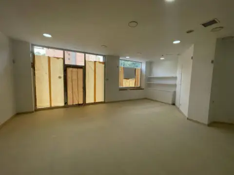 Local comercial en Universitat