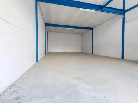 Nave industrial en El Romeral-Santa Amalia