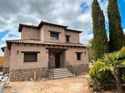 Chalet en Argés