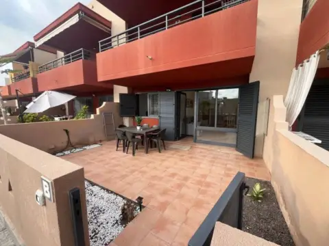 Piso en Avenida Adeje 300