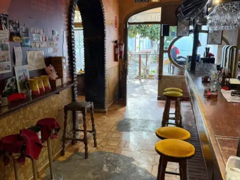 Local comercial en Cabopino-Reserva de Marbella