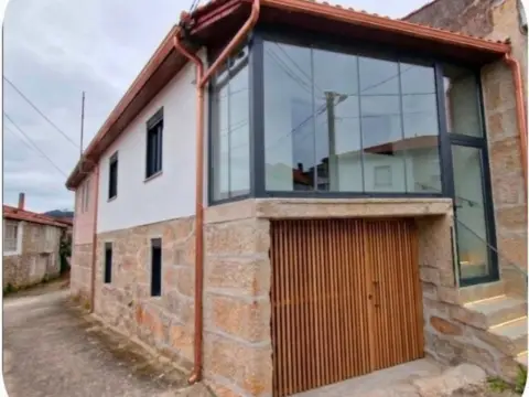 Casa rústica en Luintra