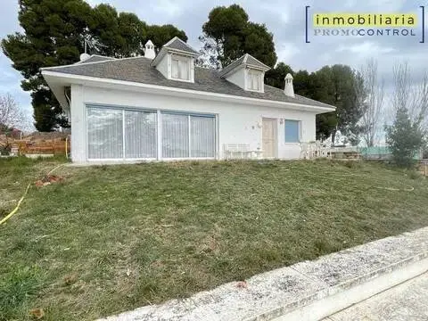 Chalet en calle Cl Rio Aragon, 4