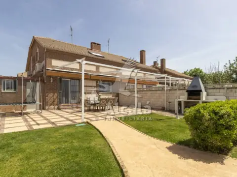 Casa en Villanueva de la Torre