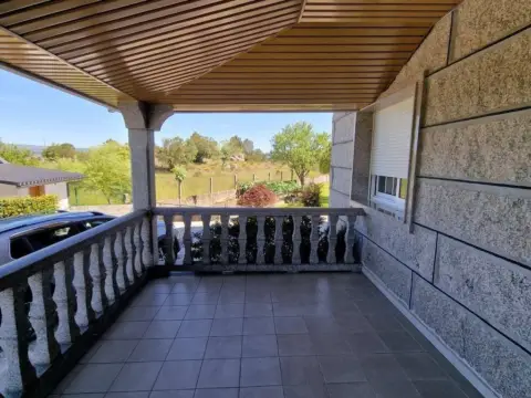 Chalet en Seixalbo-Monte-Ceboliño-Velle