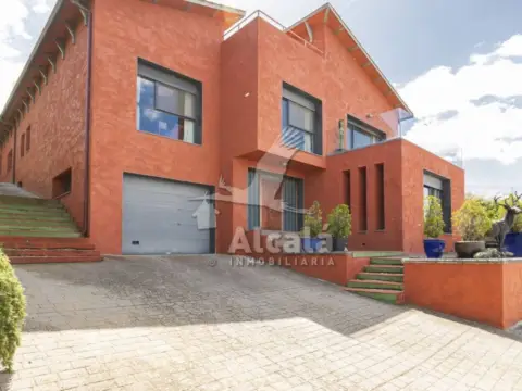 Casa en Iriépal-Taracena-Usanos-Valdenoches