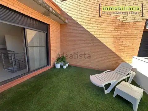 Casa adosada en calle de Fernando 'El Católico'