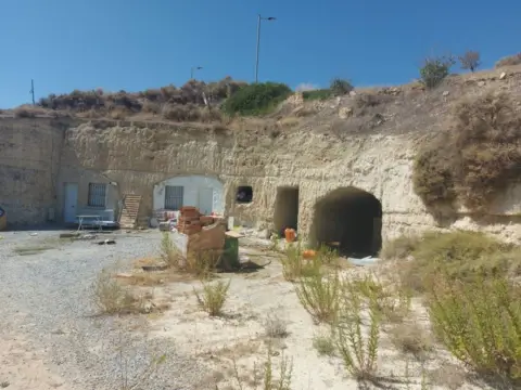 Casa rústica en Cuevas del Campo