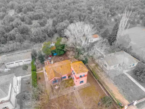 Casa adosada en Bescanó