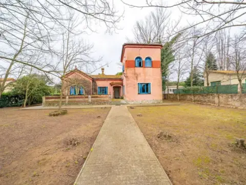 Casa adosada en Bescanó