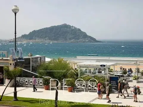 Piso en Mirakontxa Pasealekua