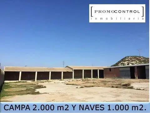 Nave industrial en calle de Val de la Horca