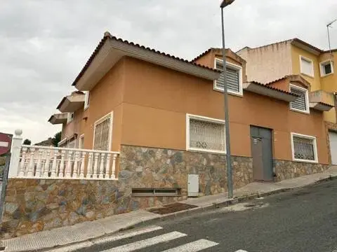 Casa adosada en Torreagüera