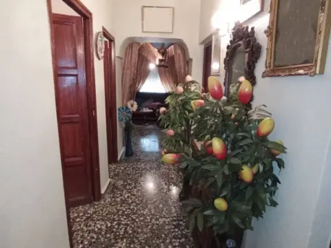 Casa pareada en El Poblado-Constitución-El Villar