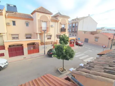 Casa adosada en Zona Avenida de los Ogíjares