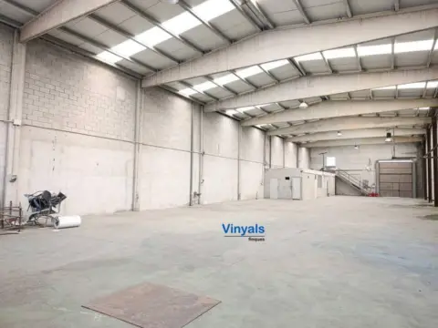 Nave industrial en Riells i Viabrea