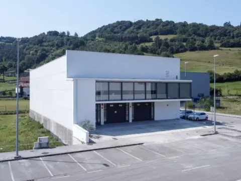 Nave industrial en Barrio de Riancho