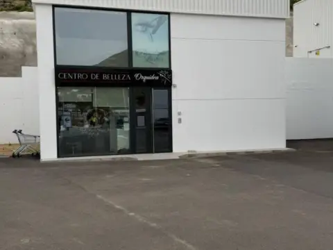 Local comercial en Vista de los Ángeles-Rumina