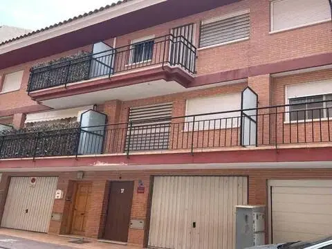 Casa adosada en Garres y Lages