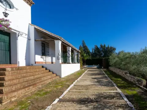 Chalet en Cantillana