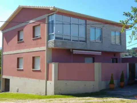 Casa en Fernández Ladreda-Ciudad de Piedra
