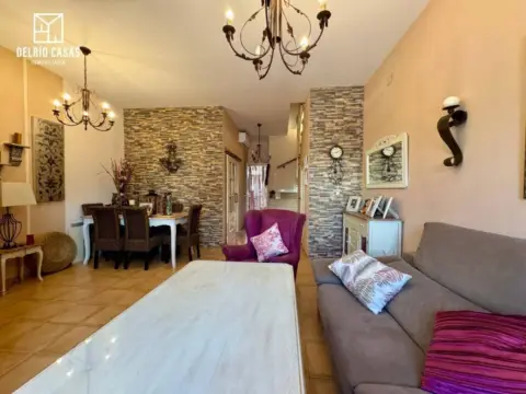 Casa adosada en Moguer