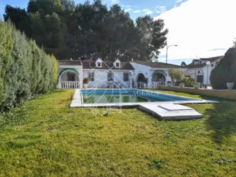 Casa rústica en Zona de la Estación-Cruz Roja