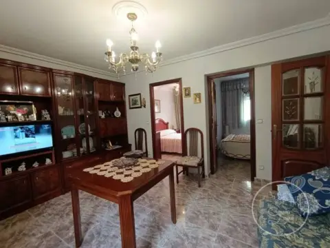 Piso en San Antonio-Estación-Las Hervencias